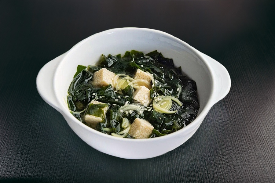 ����� ����